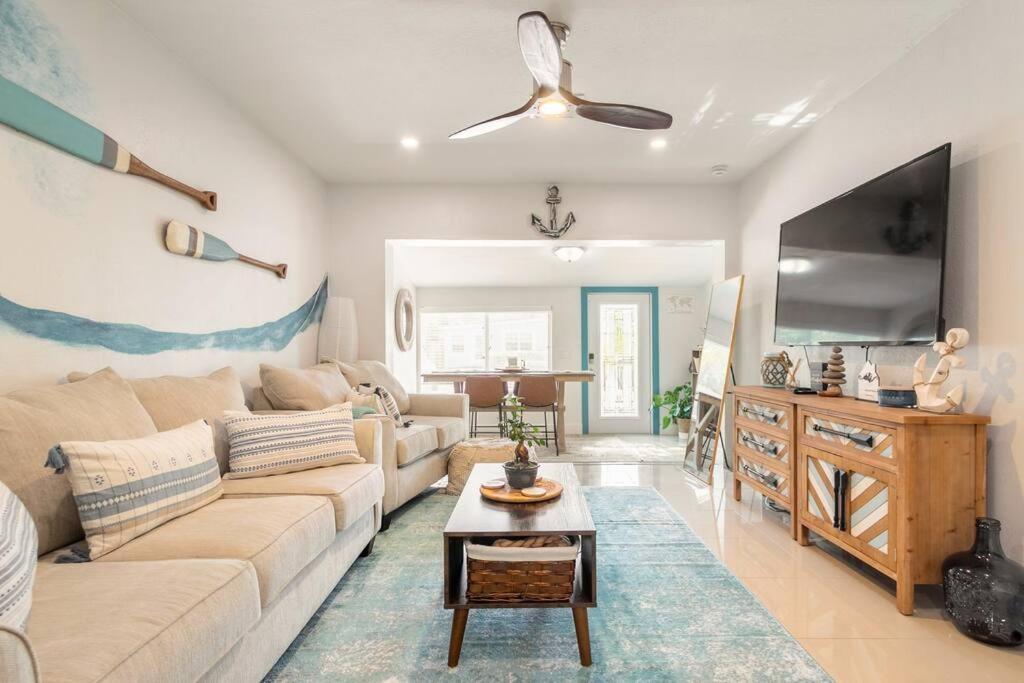 Nautical Themed 4 Bed 2 Bath Fort Lauderdale